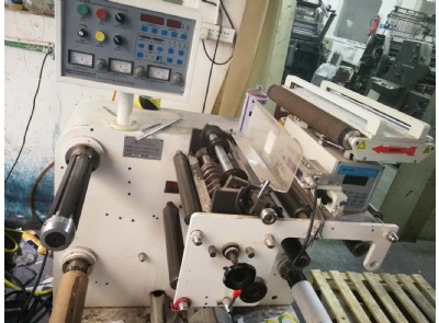 電腦控制自動分條機